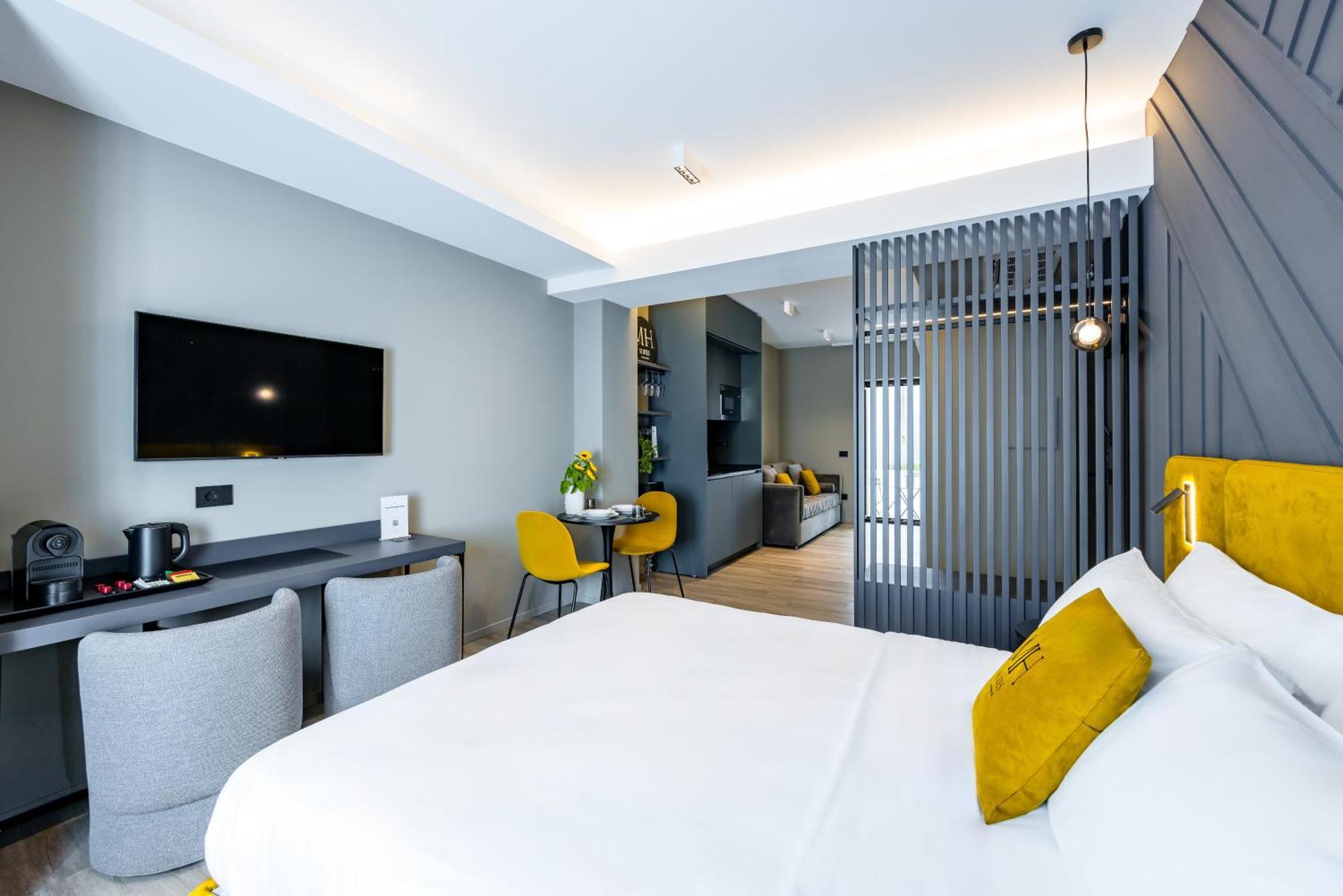 Mh Suites Plebiscito Naples Exterior photo