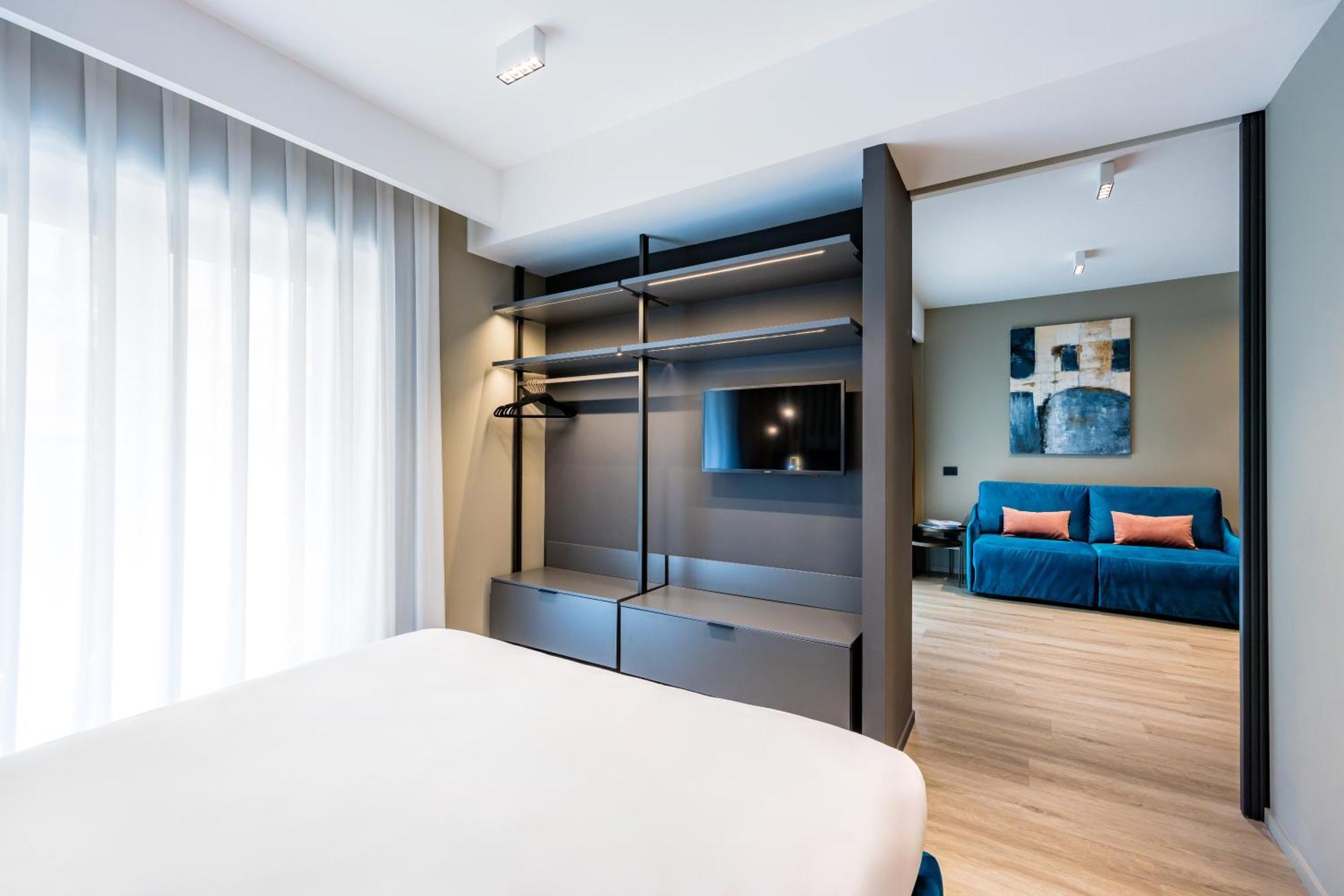 Mh Suites Plebiscito Naples Exterior photo