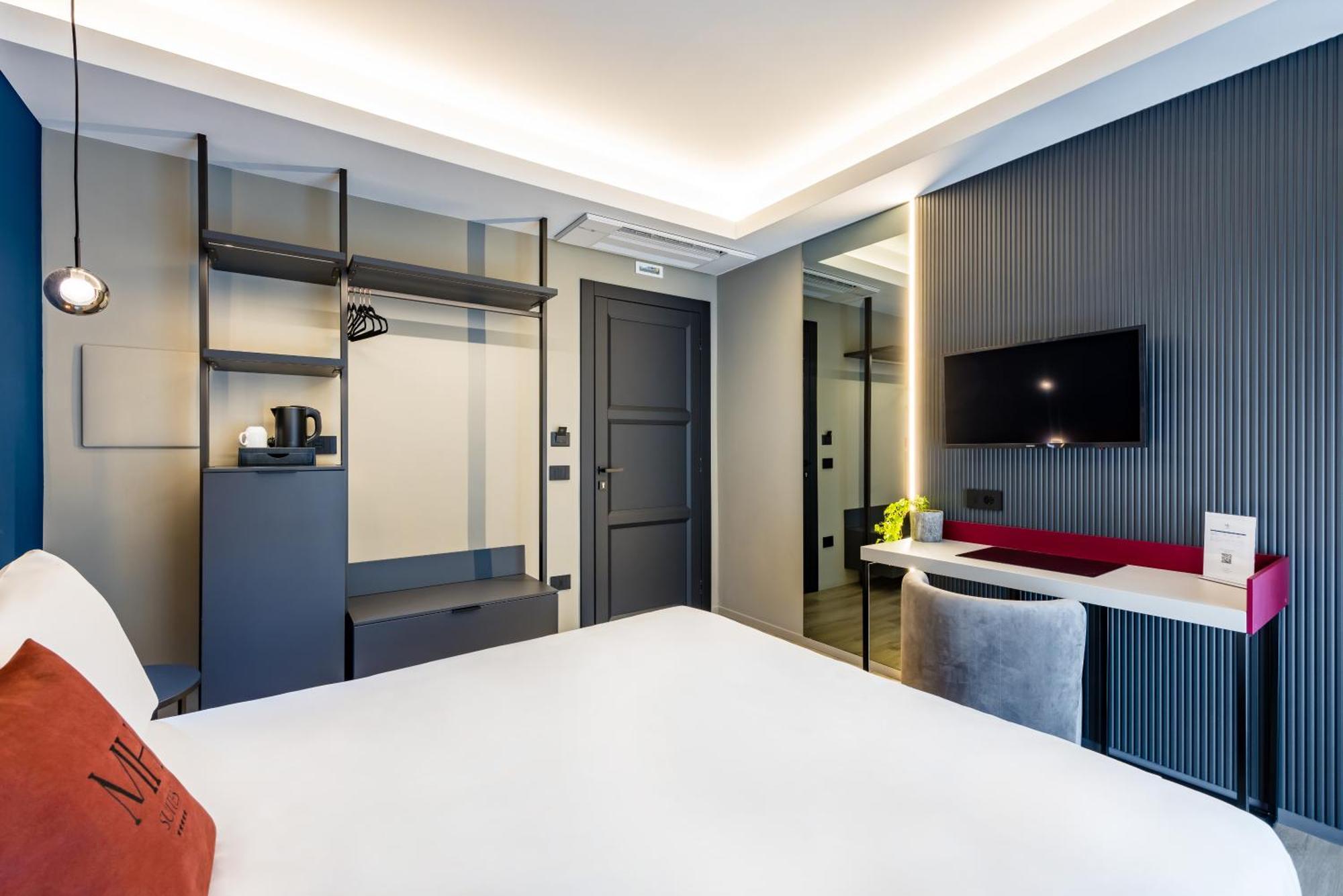 Mh Suites Plebiscito Naples Exterior photo