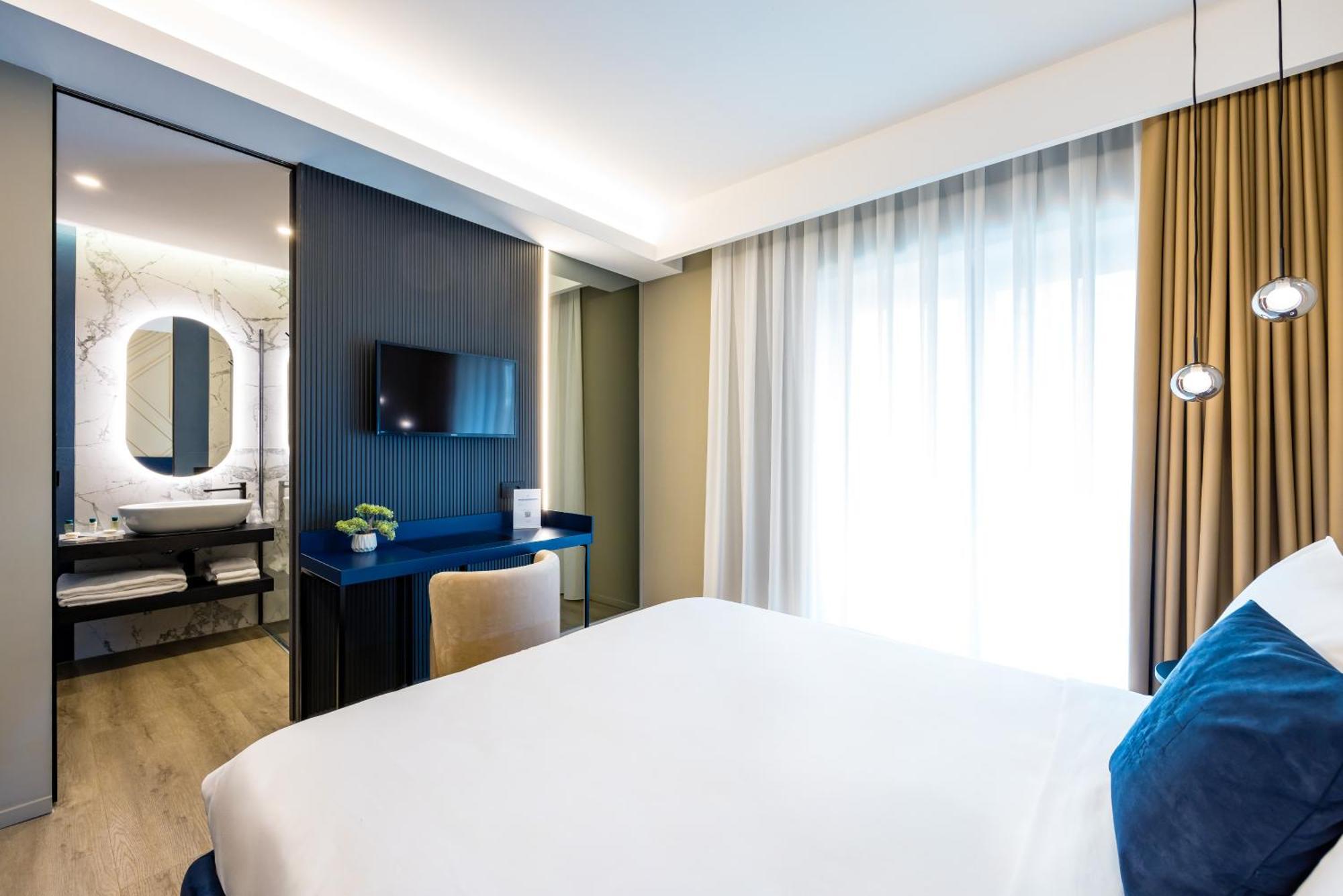 Mh Suites Plebiscito Naples Exterior photo
